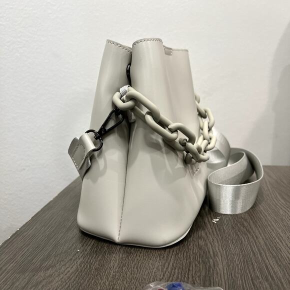 Claudia Canova Womens OS Chain & Web Shoulder Strap Tote Bag Light Grey - Picture 5 of 5